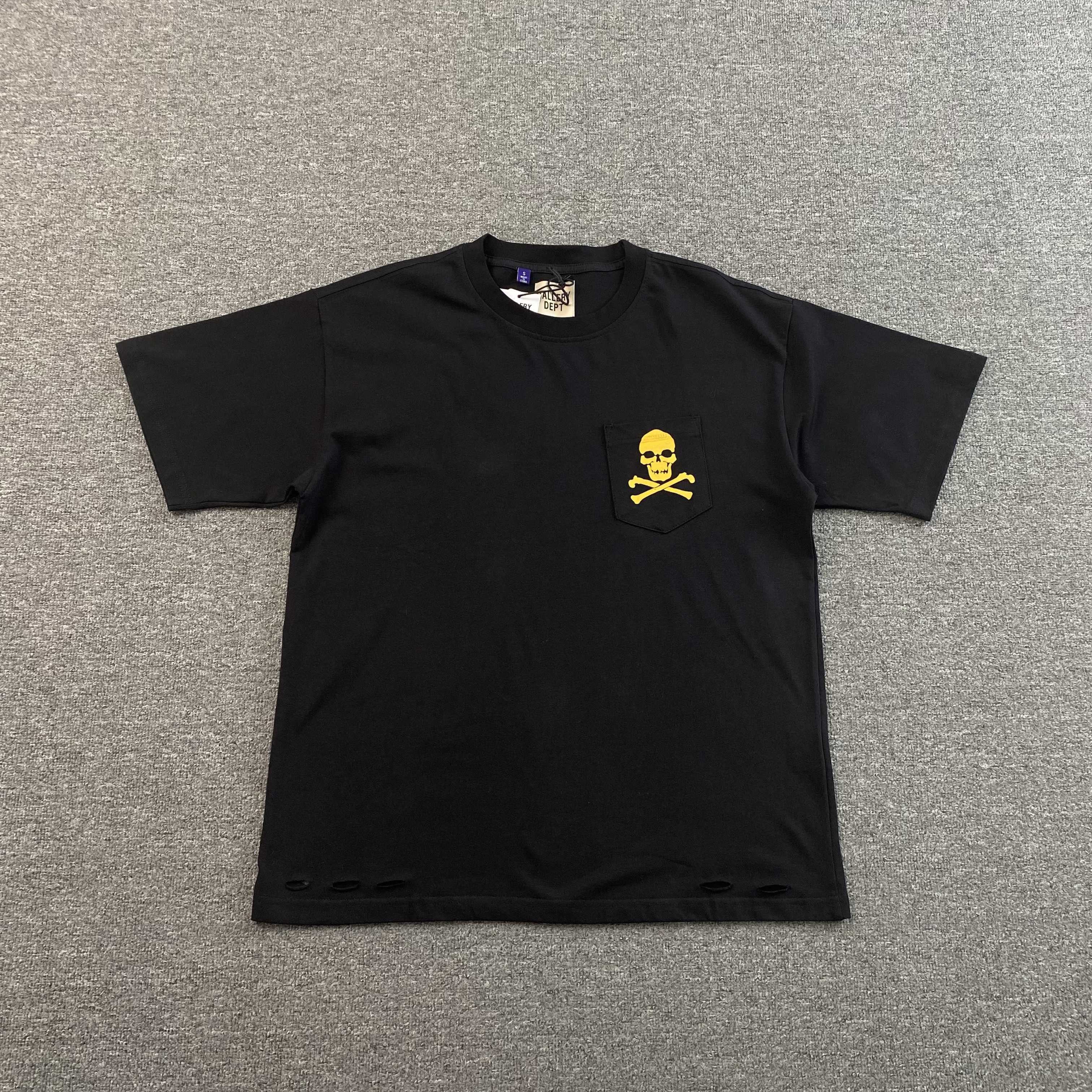 GALLERY DEPT. DISTRESSED SKULL & BONES T-SHIRT