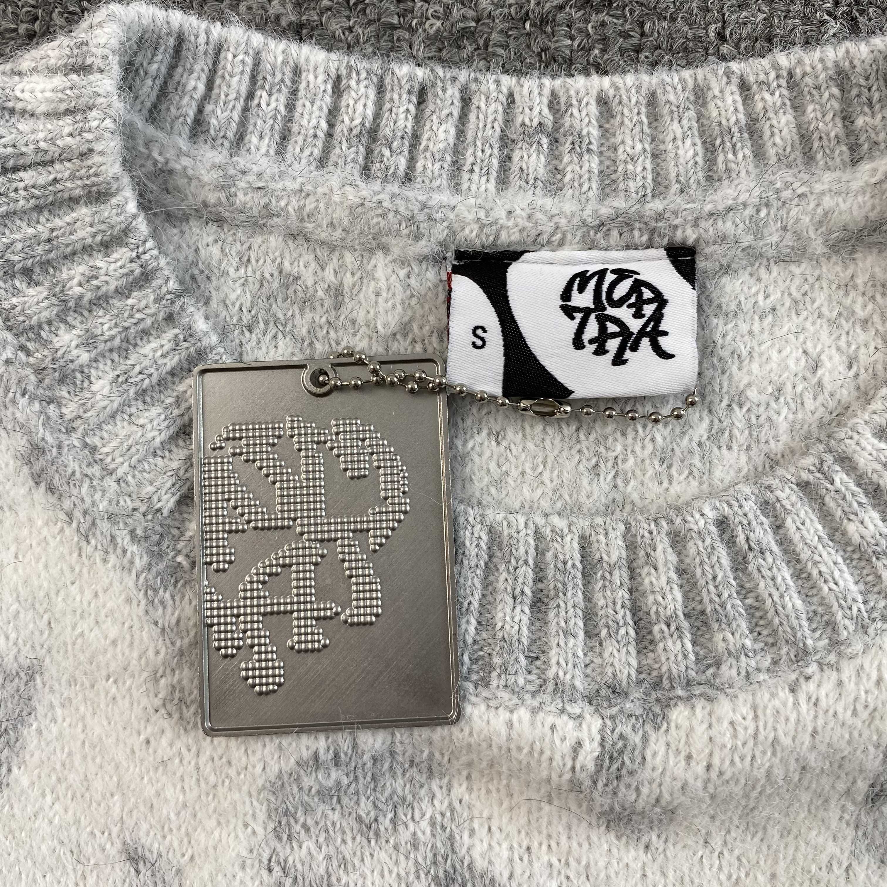 MERTRA ALL OVER ALPACA SWEATER GREY